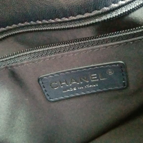 CHANEL Classic Flap Quilted Patent Bag. - Picture 6 of 16